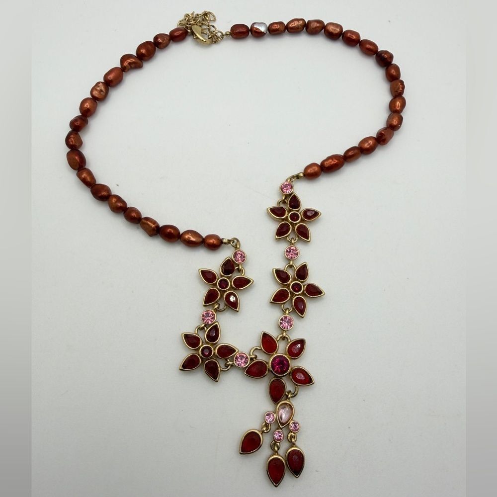 15" Dyed Pearl, floral rhinestones w/ possible lab ruby in gold tone necklace!